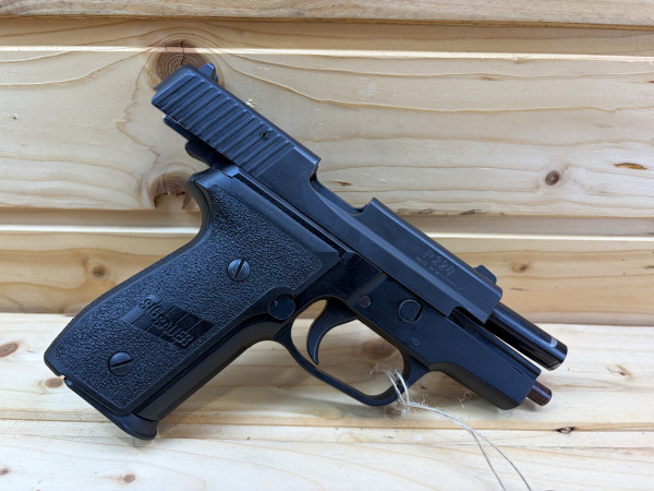SIG Sauer P228 9x19 mit 1x Magazin