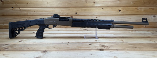 Huglu Victor P-Tac Tactical, Kal. 12/76, 61cm/24" Vorderschaftrepetierflinte Schwarz Bronze