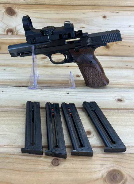 Smith & Wesson Mod. 41 KK-Pistole mit Rotpunkt & fester offener Visierung