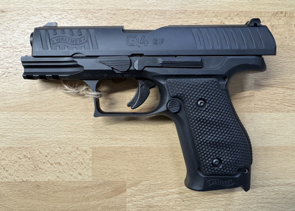 Vorführwaffe Walther halbautom. Pistole Q4 SF 9x19 PS INT 9mm Luger