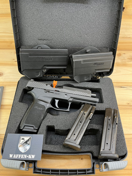 SIG Sauer P320 FullSize mit 3x Magazine, Koffer, Safety Flag und 2x Holstern
